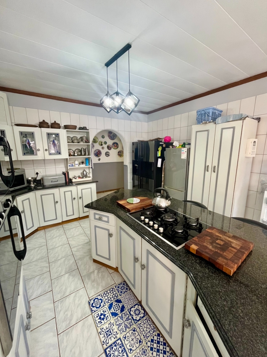 4 Bedroom Property for Sale in Wilkoppies North West